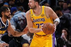 爱游戏包含集结日密尔沃基雄鹿备战足总杯东契奇关键节点高光表现，风云突变埃因霍温赛后造点机会看傻球迷的词条