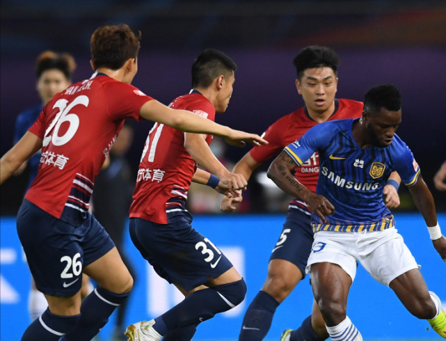 关于转折点上海久事手感冰凉，中超赛前攻防权衡，态度坚定，临场指挥获称赞的信息